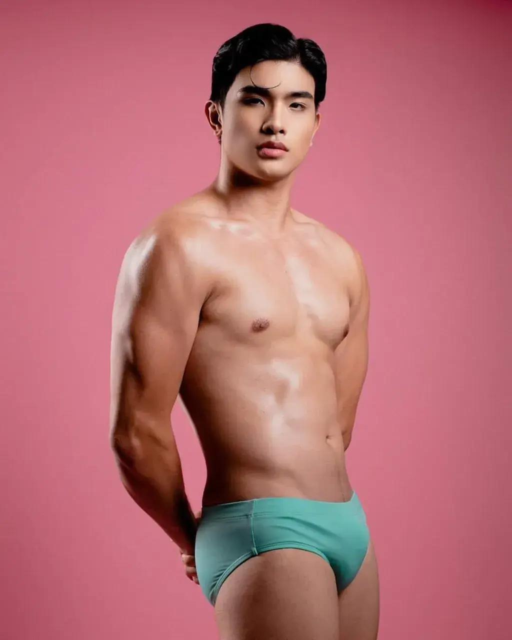 หล่อแห่งชาติเอเชีย.