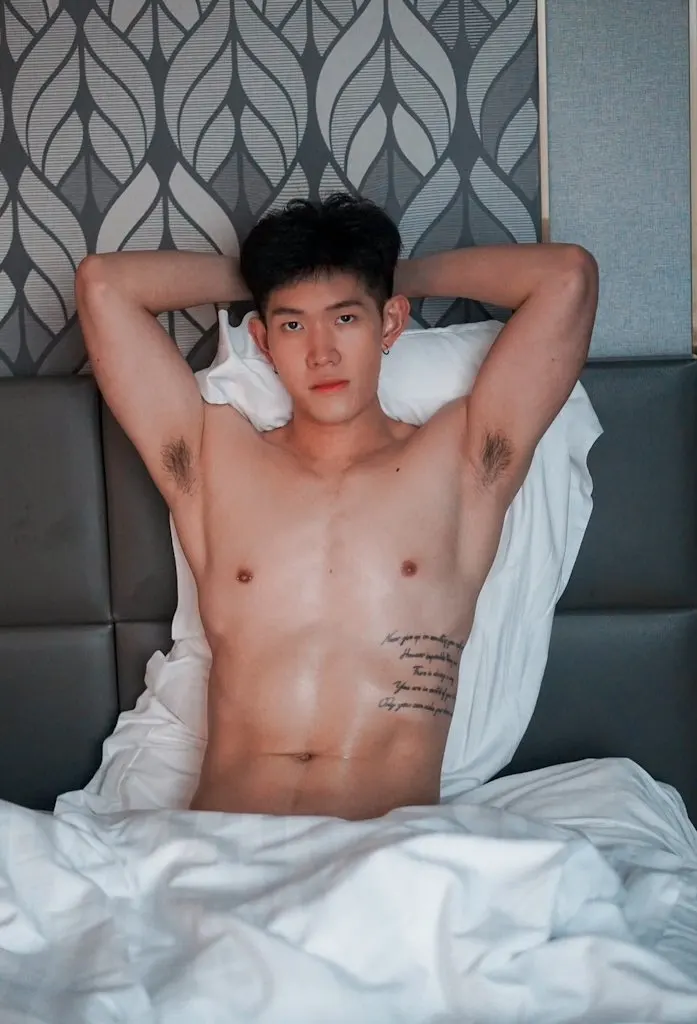 นายแบบใหม่ของแอรี่ ดู &lsquo;รวย&lsquo; ดีๆ นะ