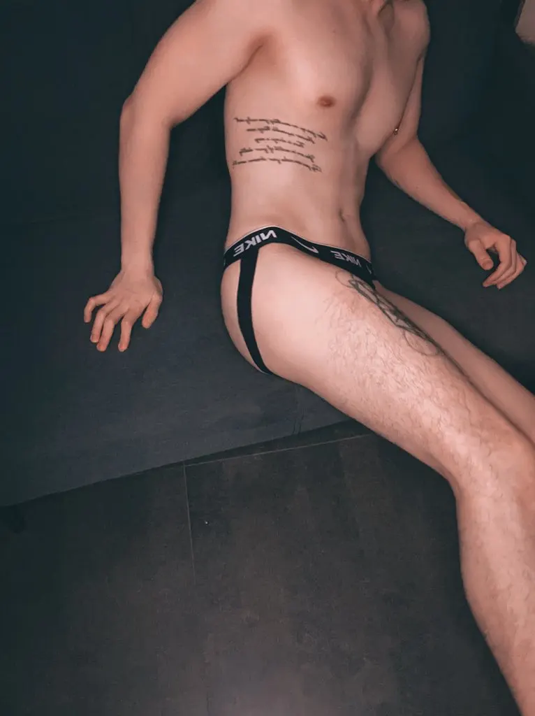 นายแบบใหม่ของแอรี่ ดู &lsquo;รวย&lsquo; ดีๆ นะ