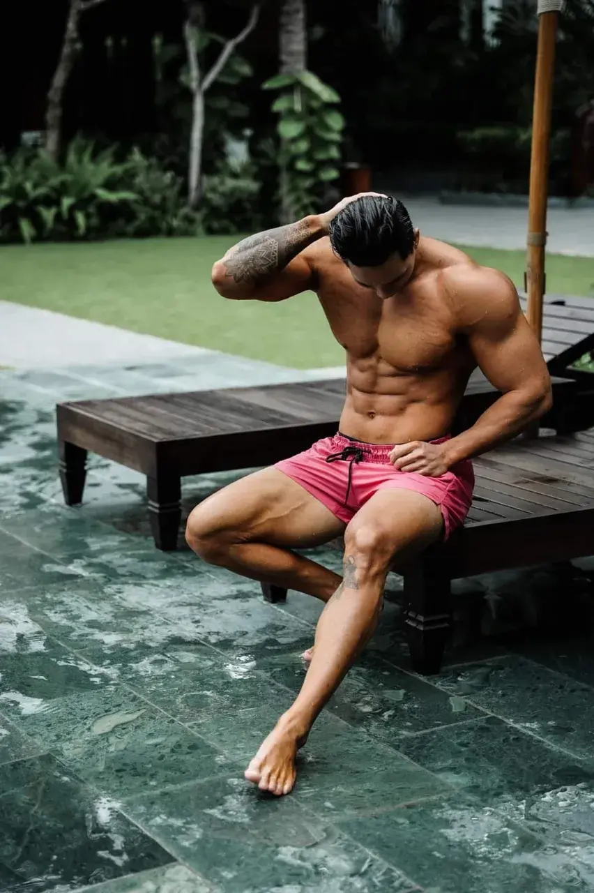 หล่อล่ำแสนสะท้าน 001.