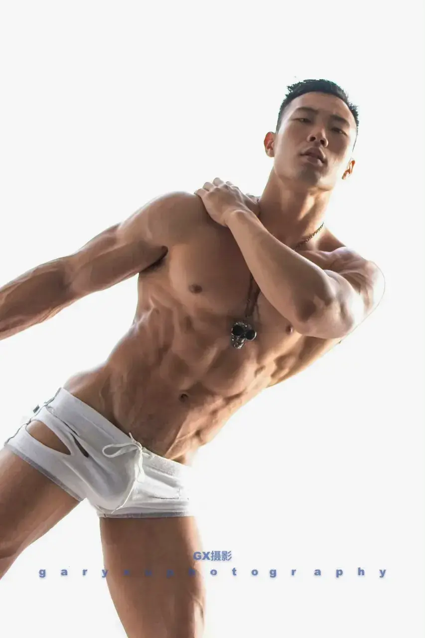 หล่อล่ำแสนสะท้าน 004.