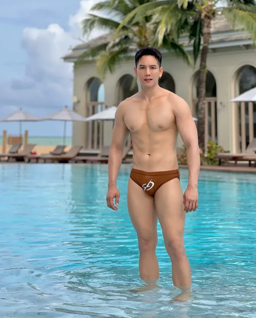 ขาวตี๋ใสๆ