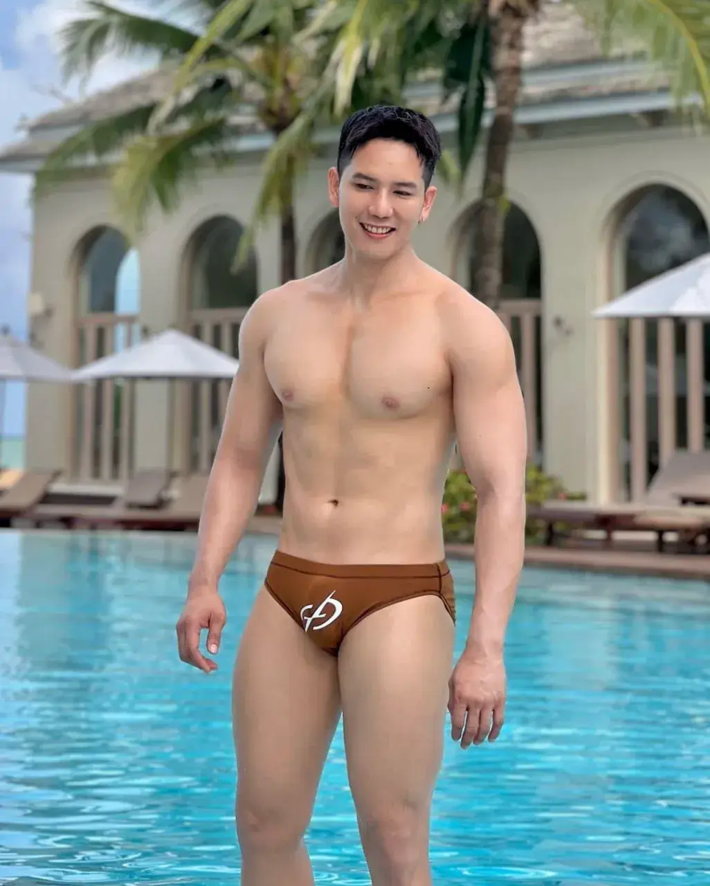 ขาวตี๋ใสๆ