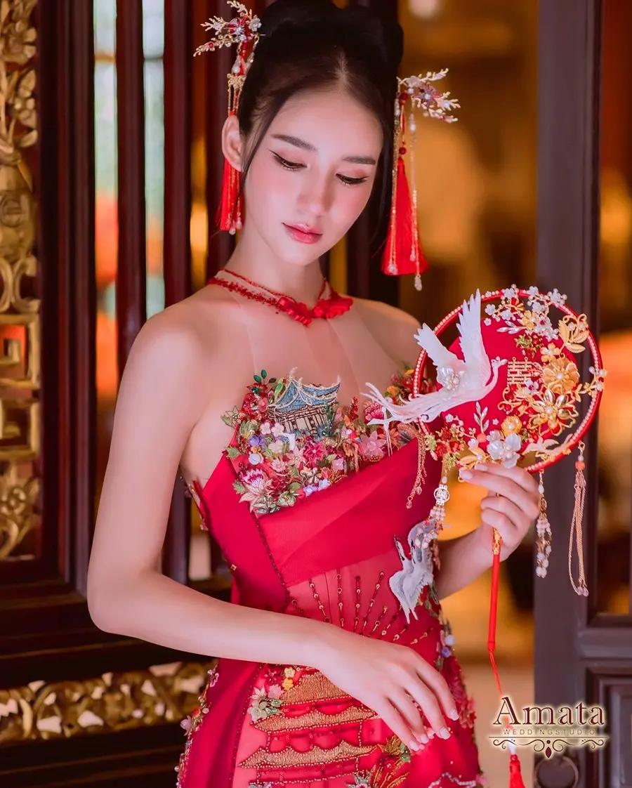 โยชิ รินรดา @ Wedding Creation Honeymoon issue 47 Jan-Mar 2024