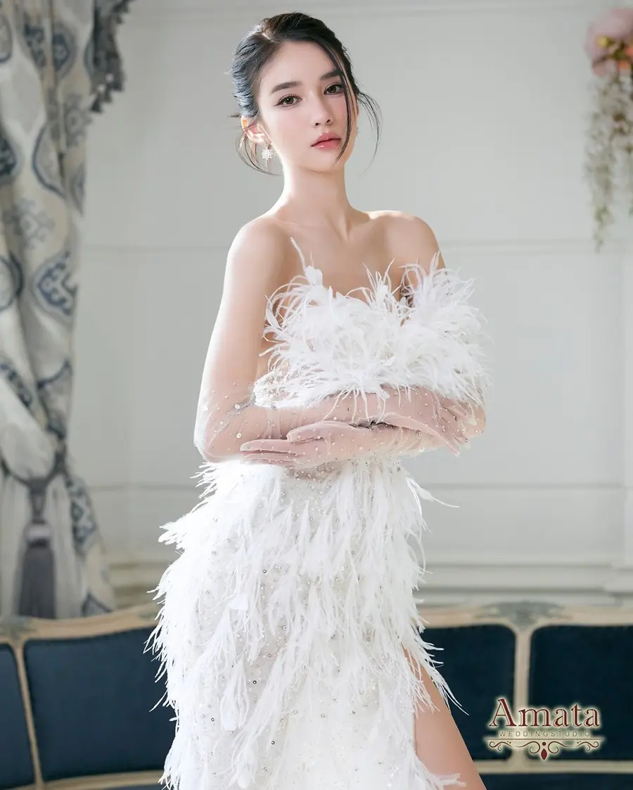 โยชิ รินรดา @ Wedding Creation Honeymoon issue 47 Jan-Mar 2024