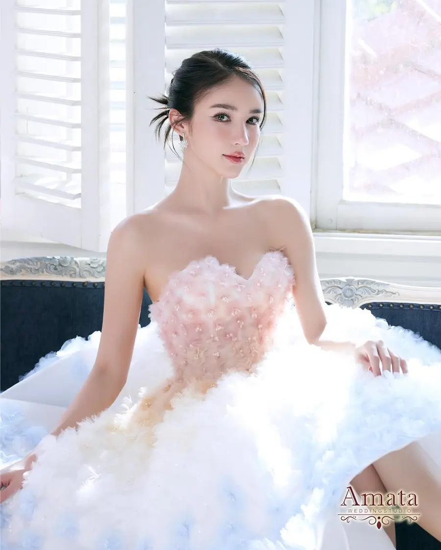 โยชิ รินรดา @ Wedding Creation Honeymoon issue 47 Jan-Mar 2024