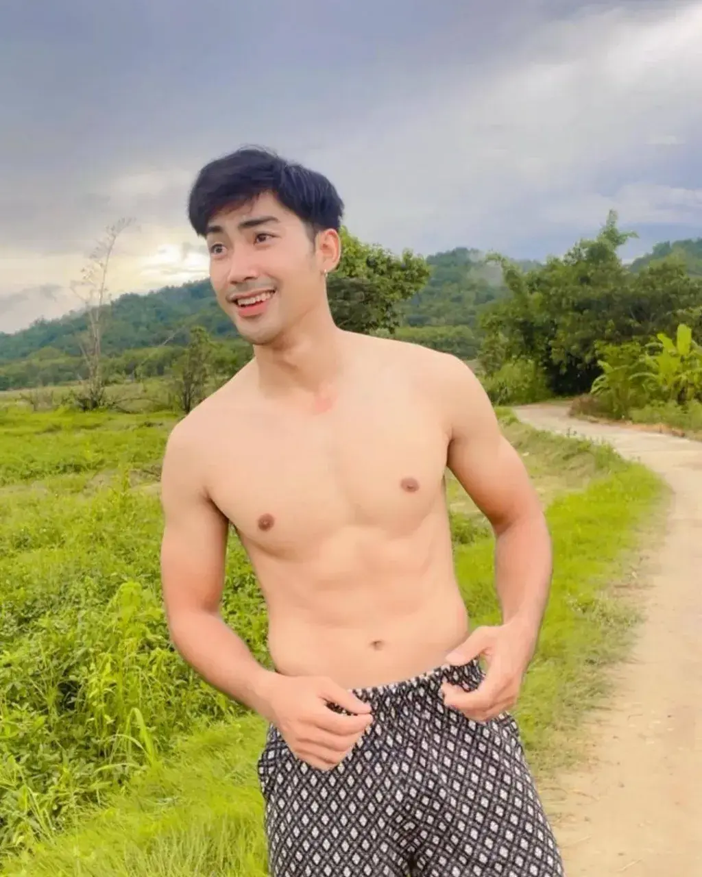 แซ่บเลียสาก