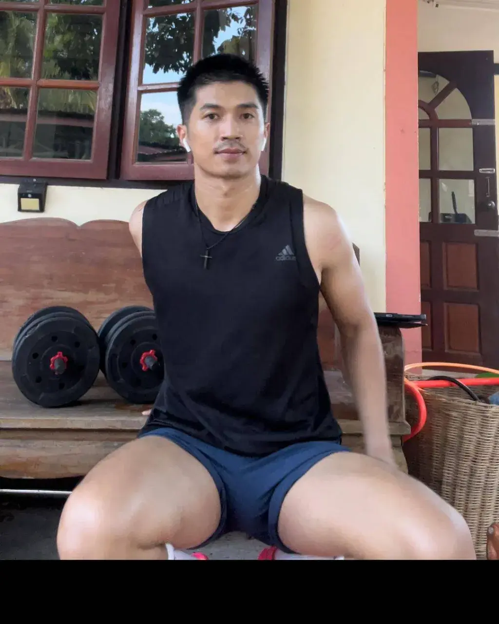 หล่อล่ำฉ่ะแฉะ