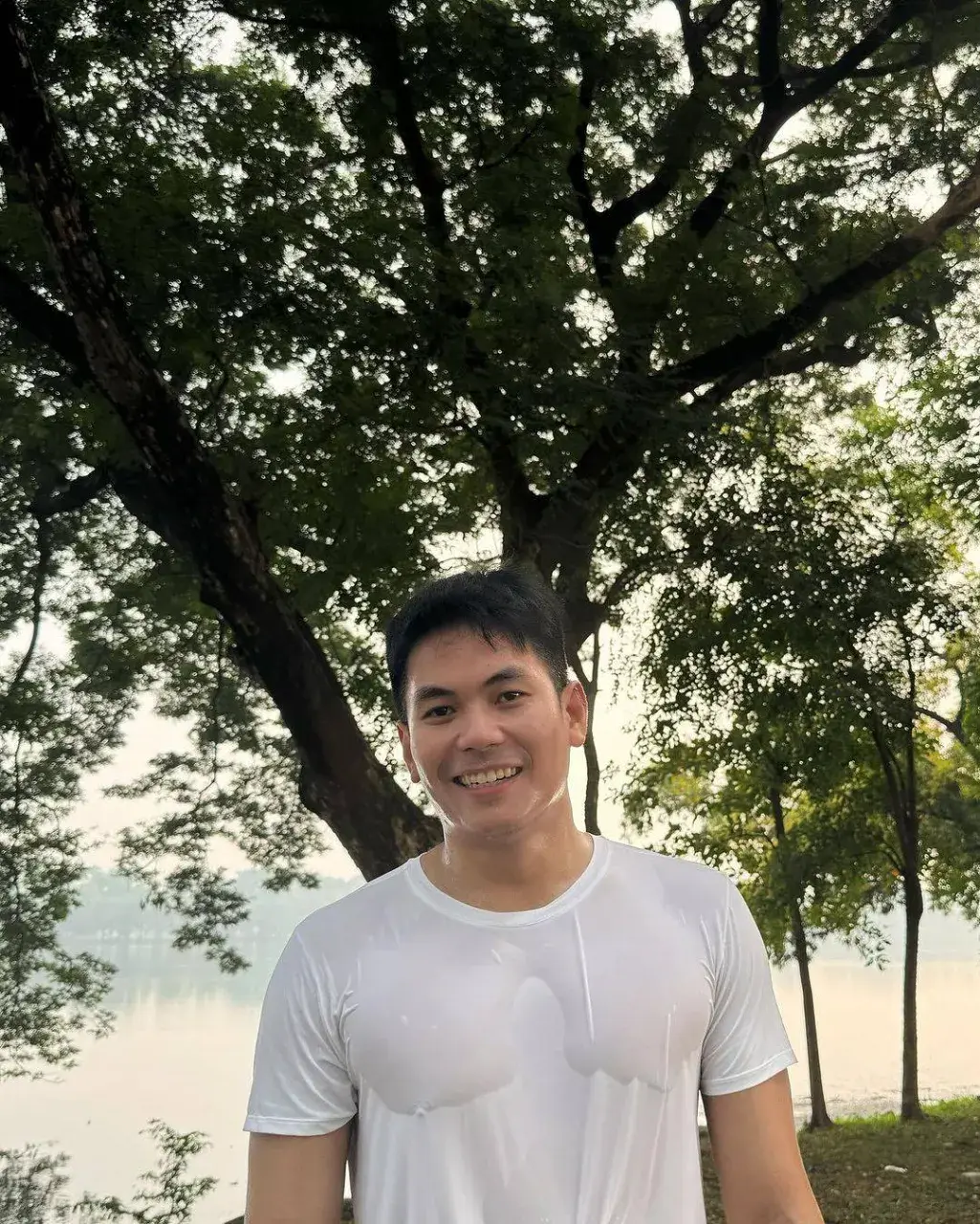 หล่อสดใส
