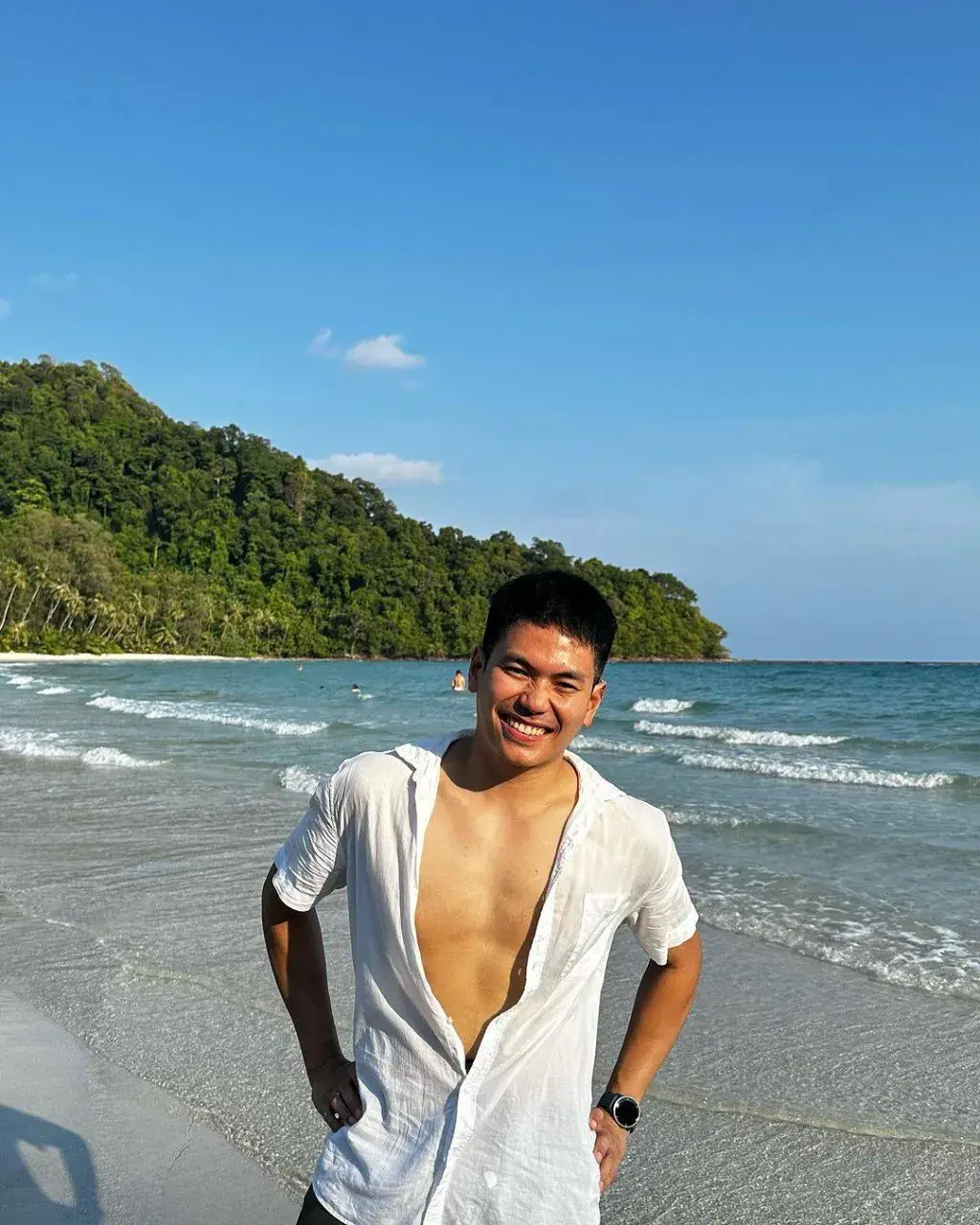 หล่อสดใส