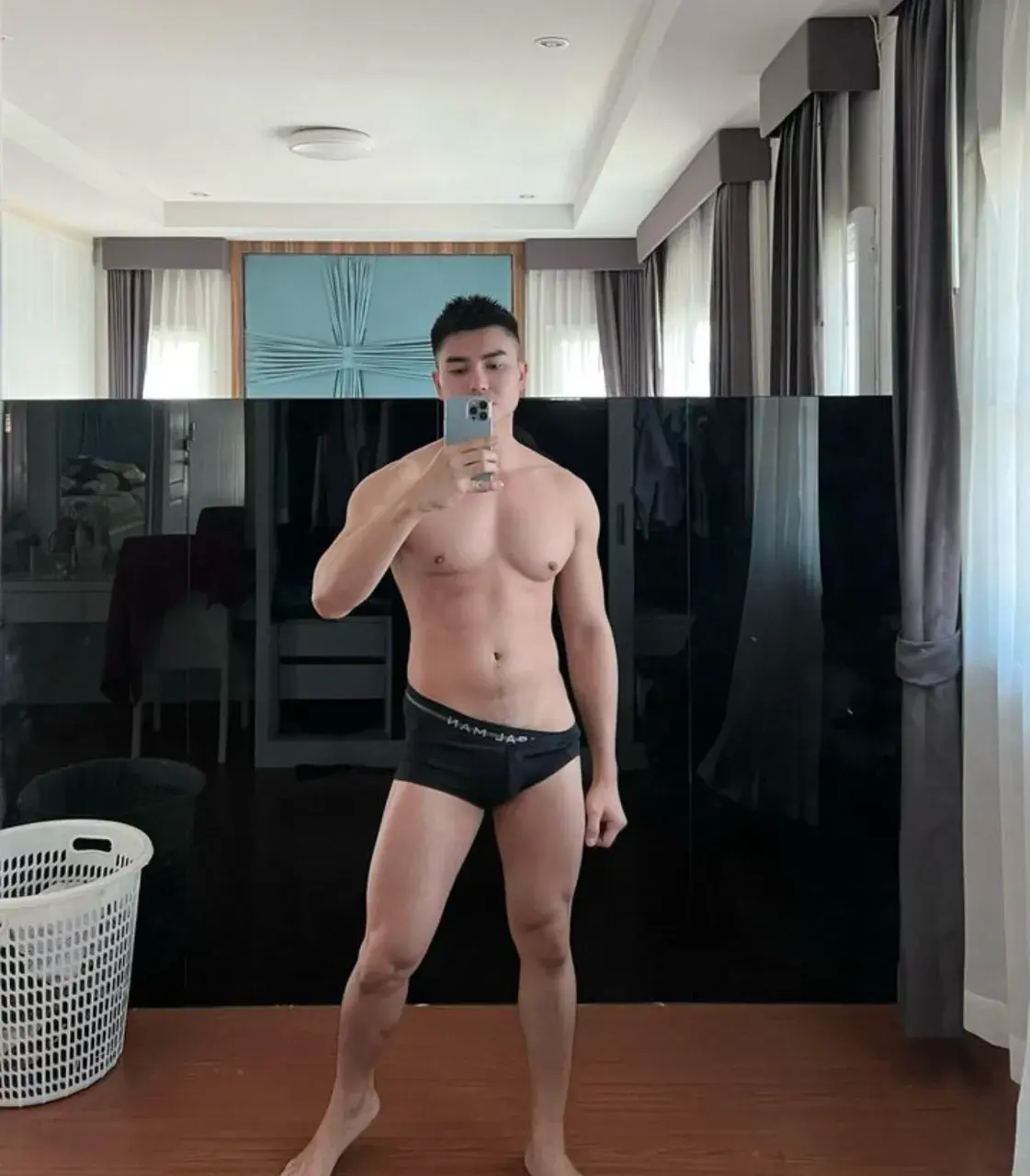 หมอแซม หนุ่มหน้าหวาน IG.sammyphakhapon