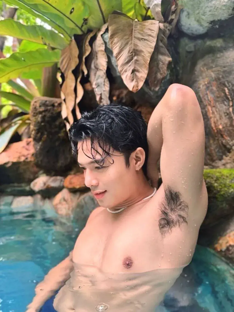 รักแร้หนุ่ม