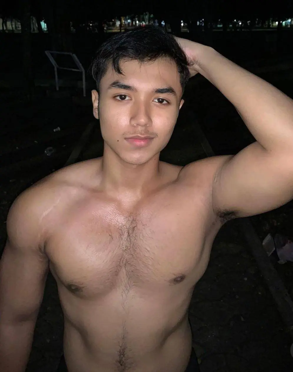 รักแร้หนุ่ม