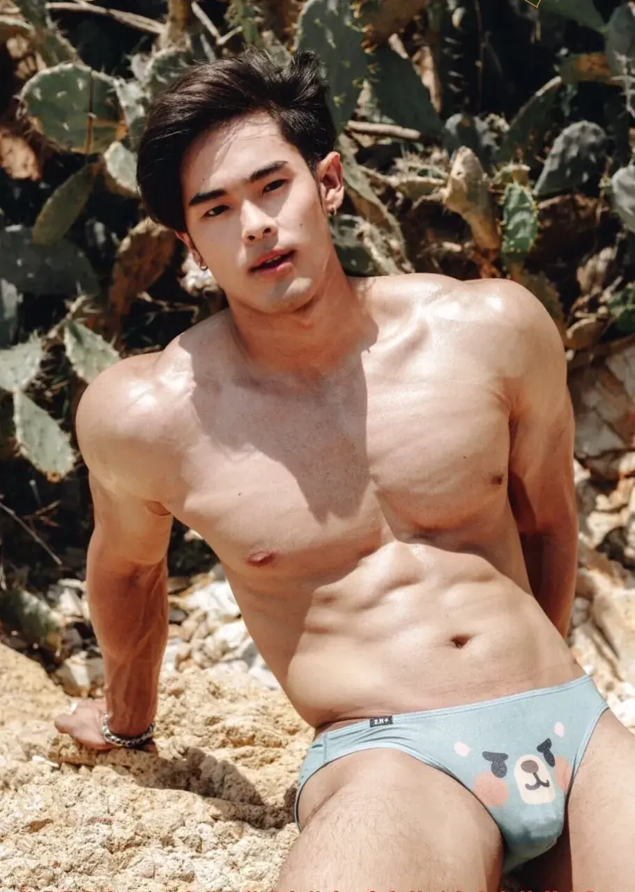 น้องมอส ปกนิตยสาร POOM