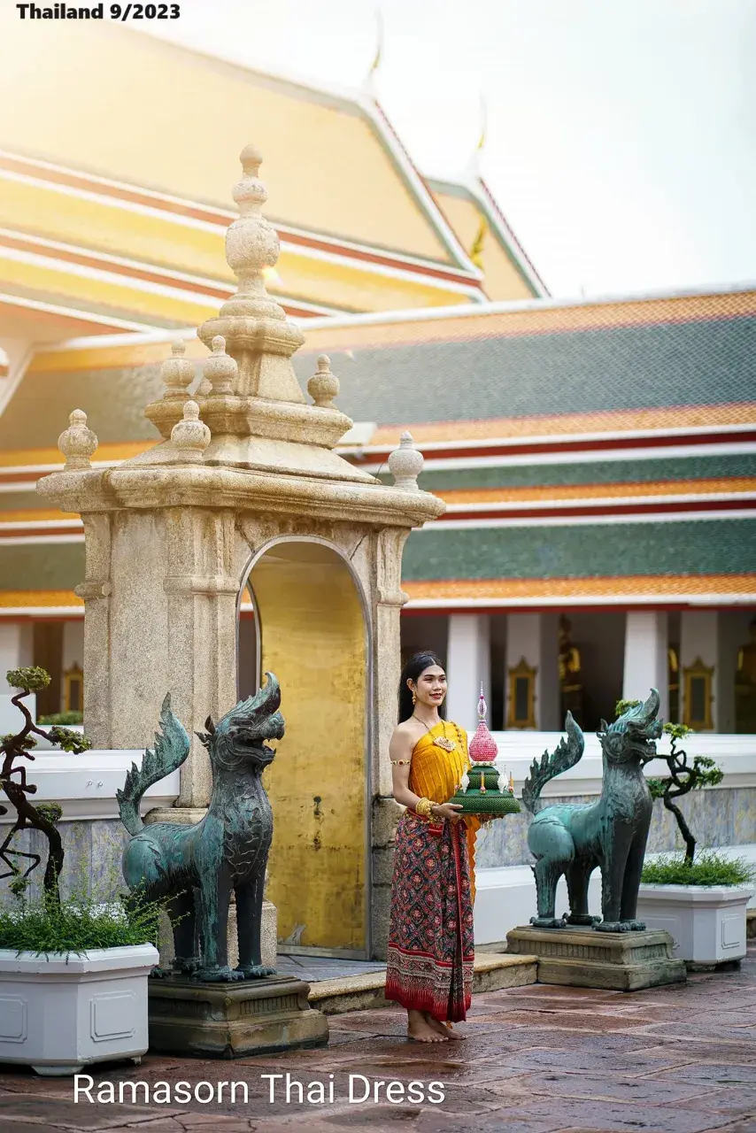 Thai Lady and Loy Krathong Festival 🇹🇭