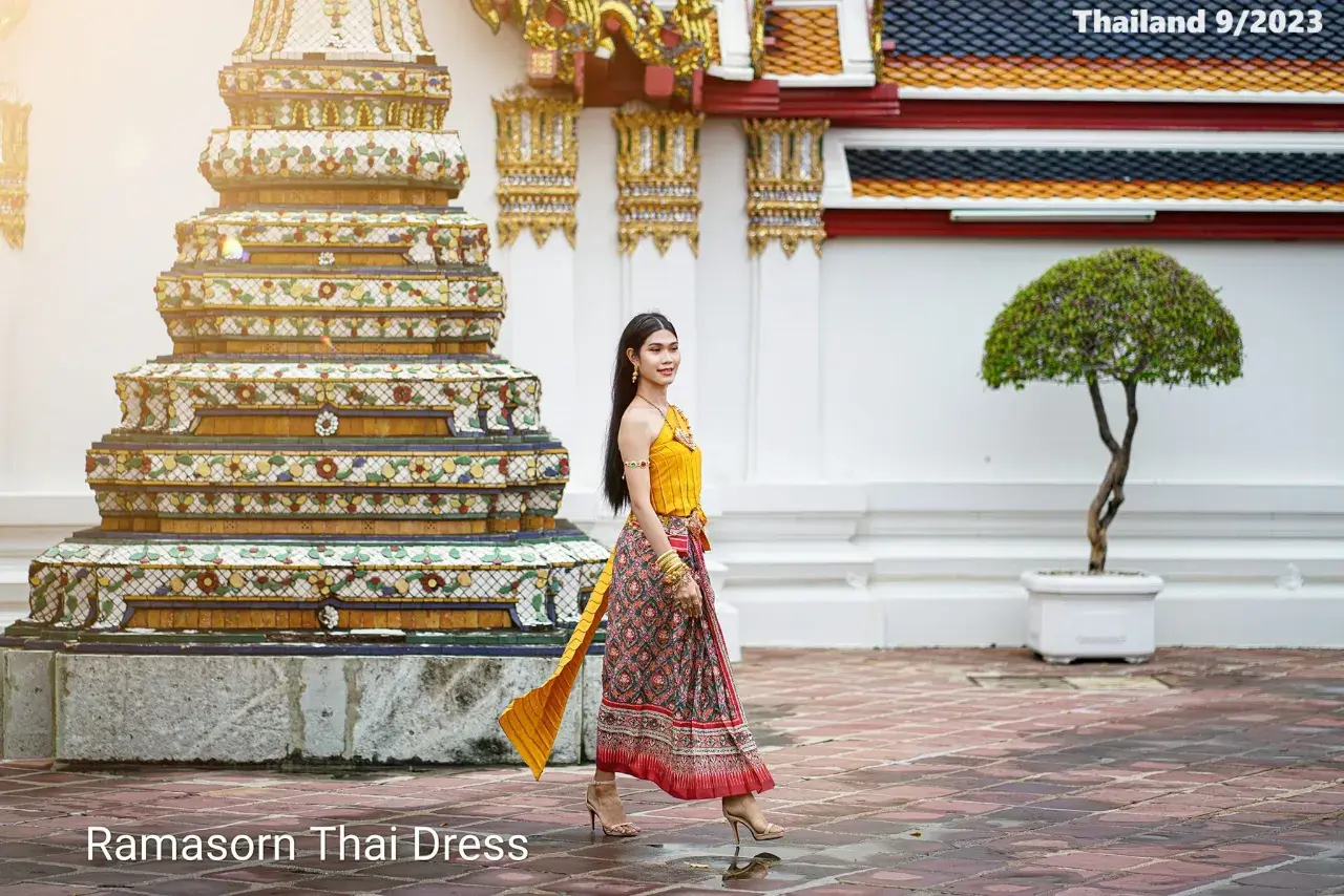 Thai Lady and Loy Krathong Festival 🇹🇭