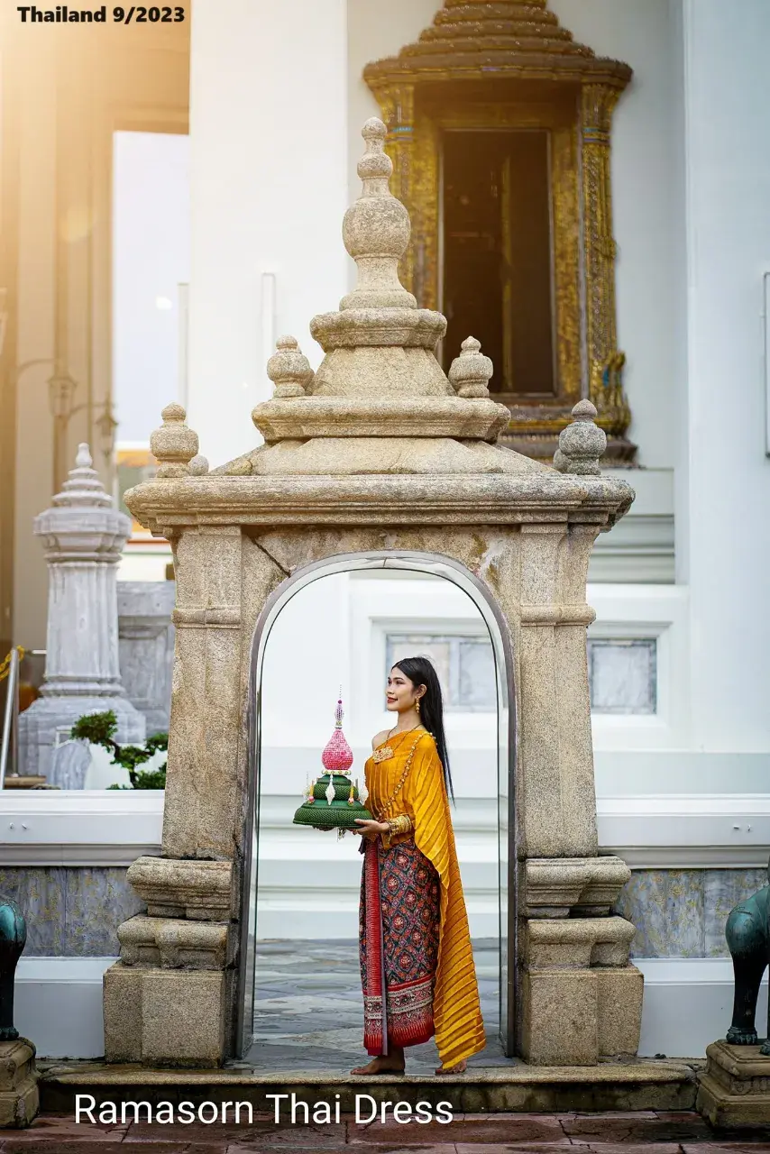 Thai Lady and Loy Krathong Festival 🇹🇭