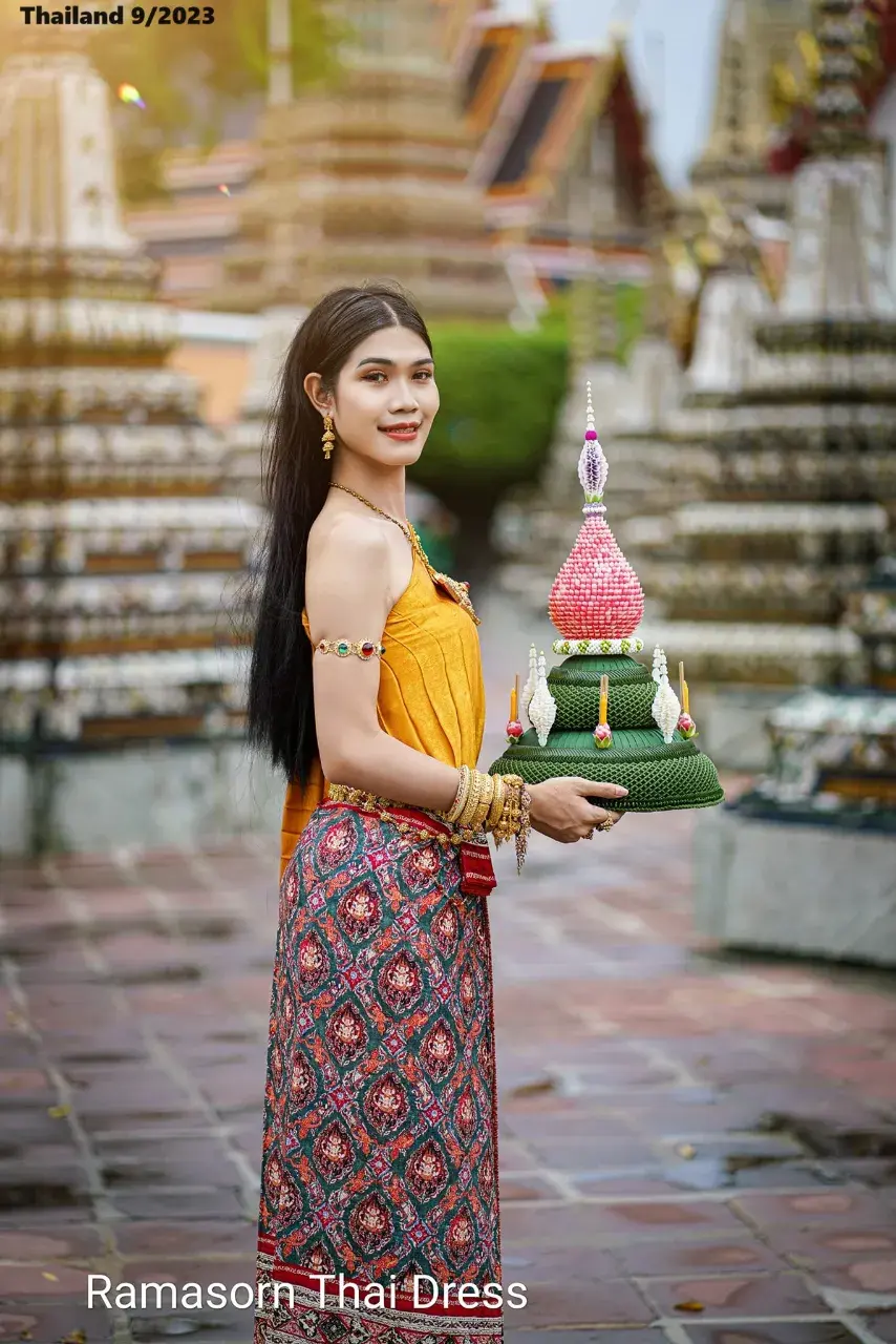 Thai Lady and Loy Krathong Festival 🇹🇭