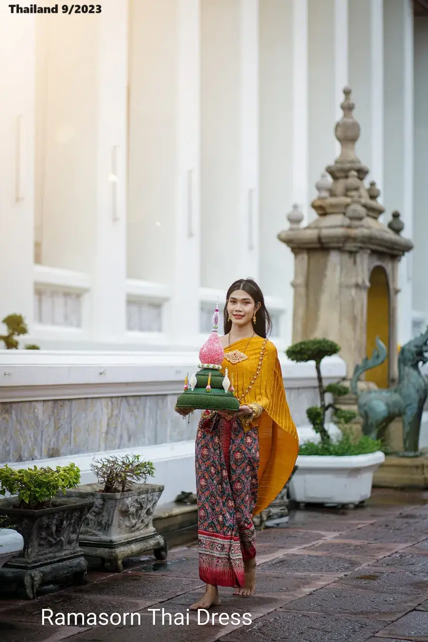 Thai Lady and Loy Krathong Festival 🇹🇭