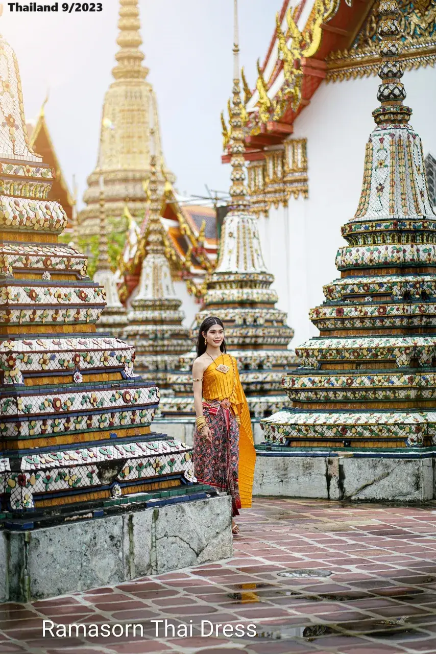 Thai Lady and Loy Krathong Festival 🇹🇭