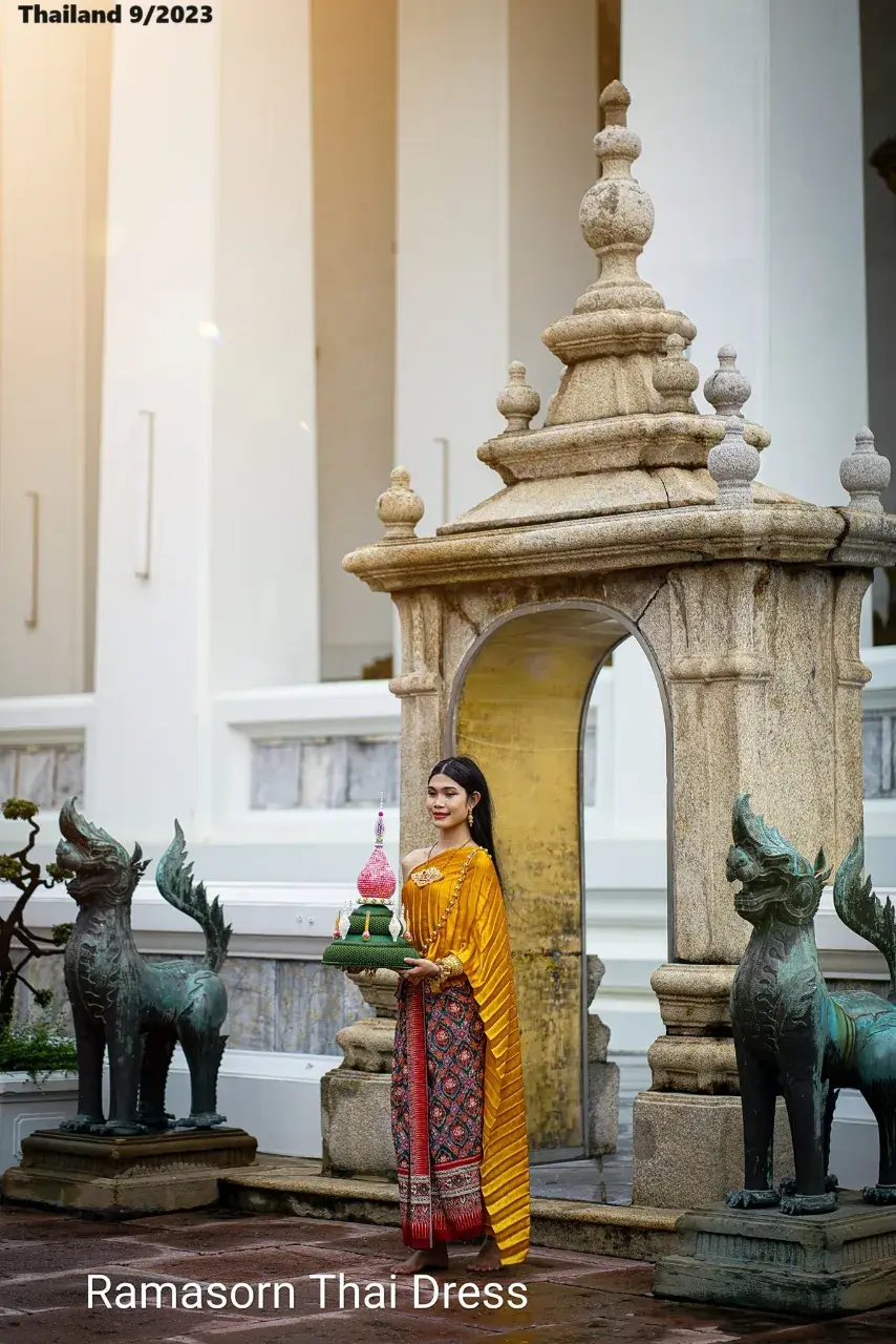 Thai Lady and Loy Krathong Festival 🇹🇭