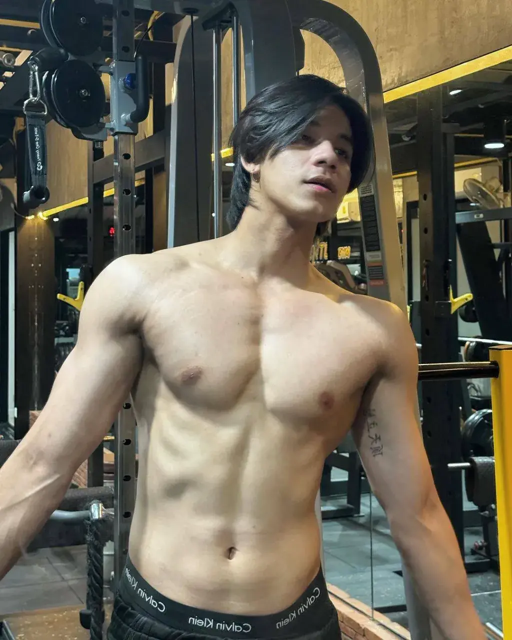 หล่อน่าลิ้มลอง