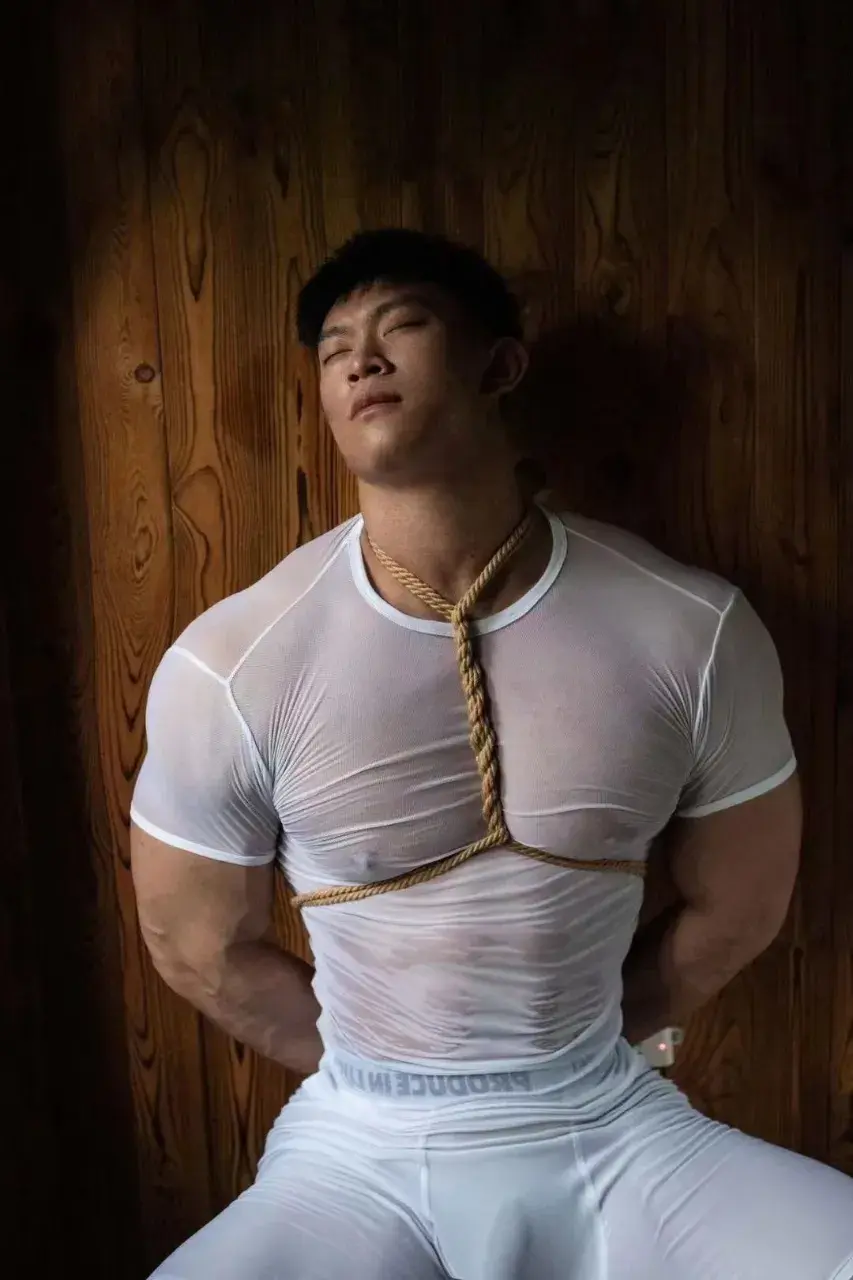 ชายกลางป่า