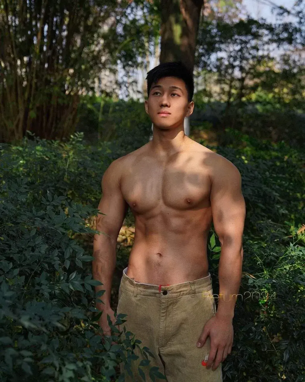 ชายกลางป่า