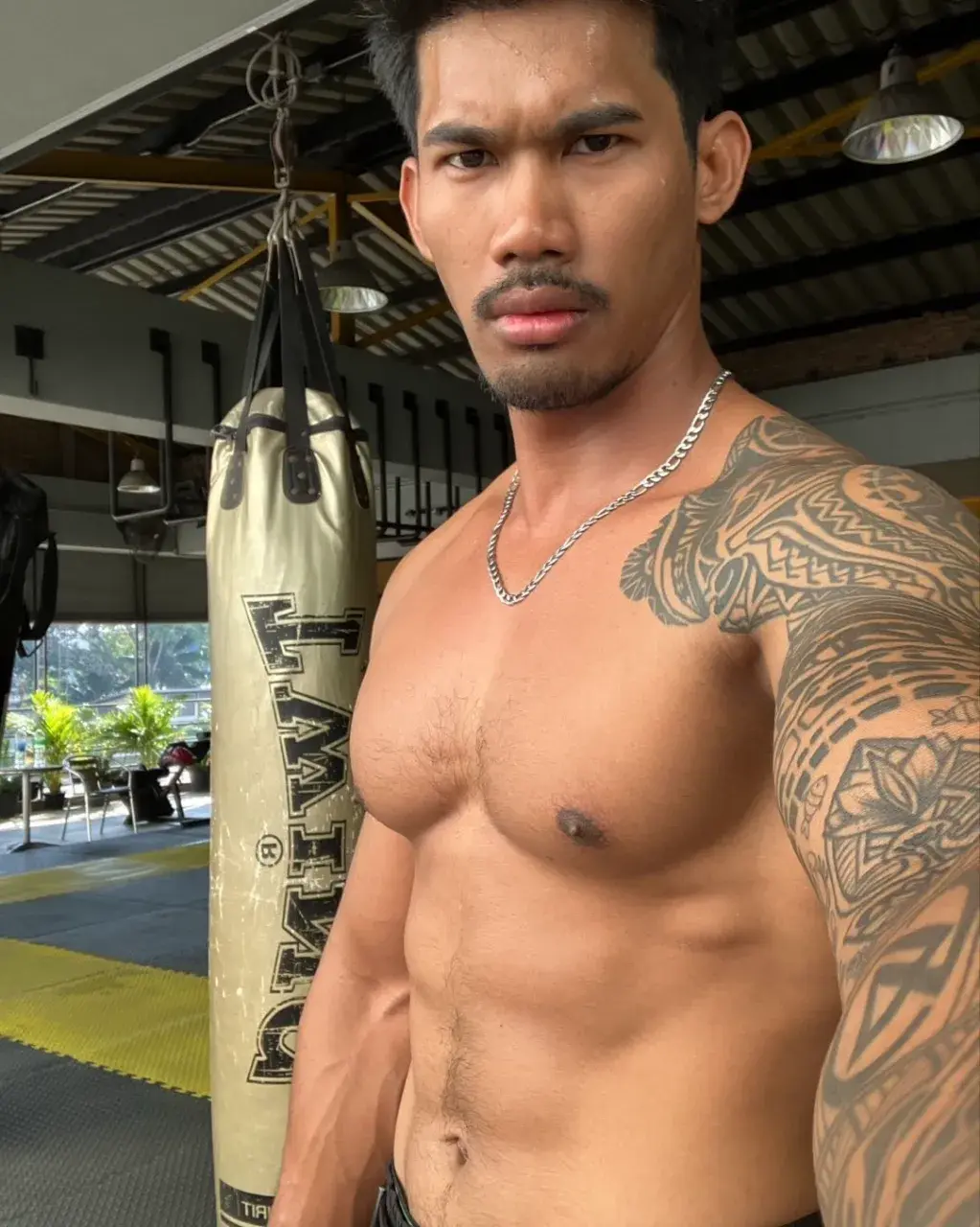อ่าาาส์พี่เข้มมม