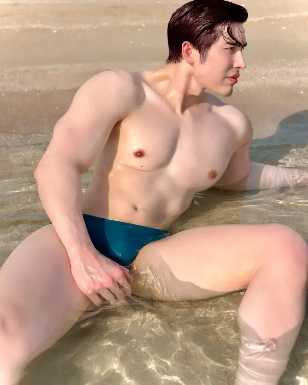 ส่องความอูมมี่ "เอิร์ก เลเดอเรอร์" หนุ่มหล่อสุดเซ็กซี่คู่กรณี "ลิลลี่ เหงียน"