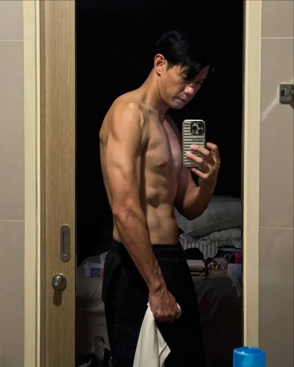 แซ่บตัวพ่อออ