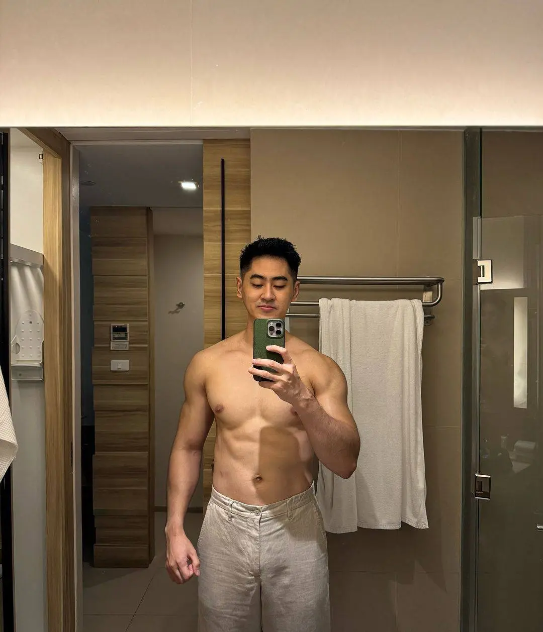 แซ่บตัวพ่อออ