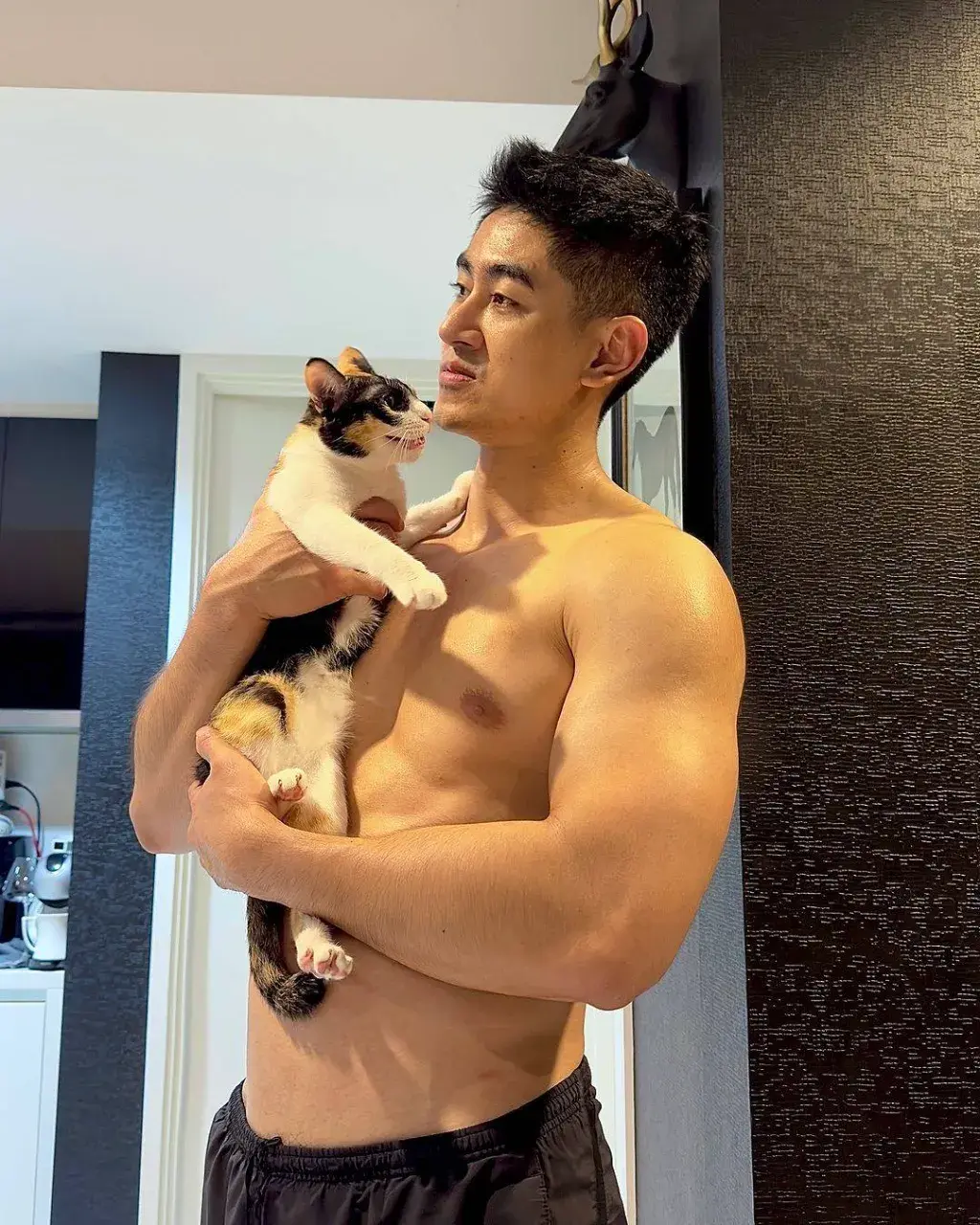 แซ่บตัวพ่อออ