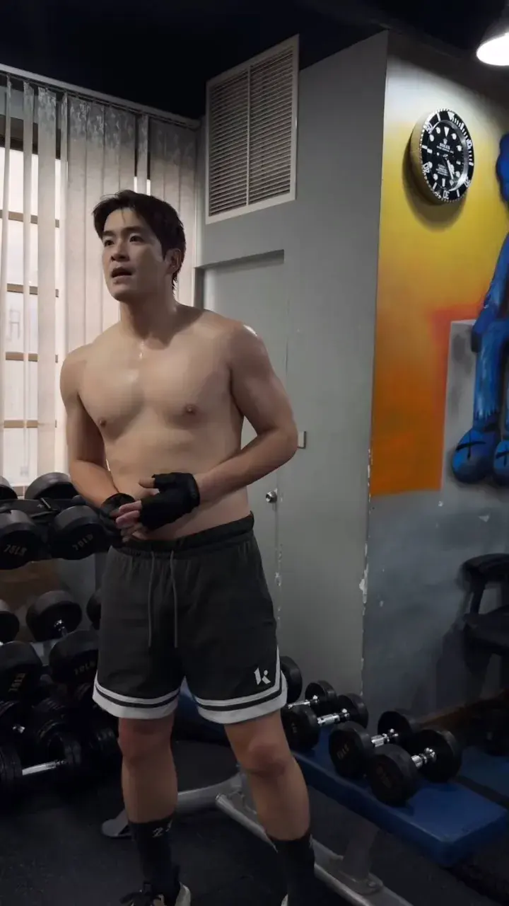 แซ่บตัวพ่อออ