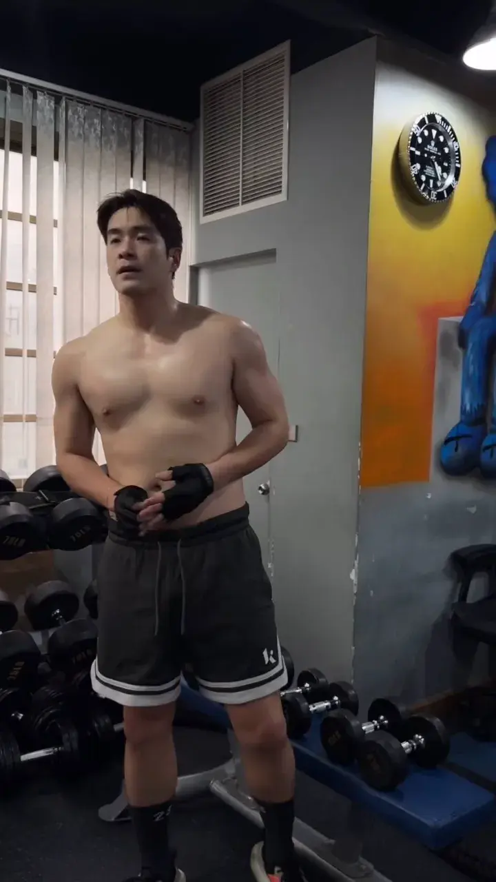 แซ่บตัวพ่อออ