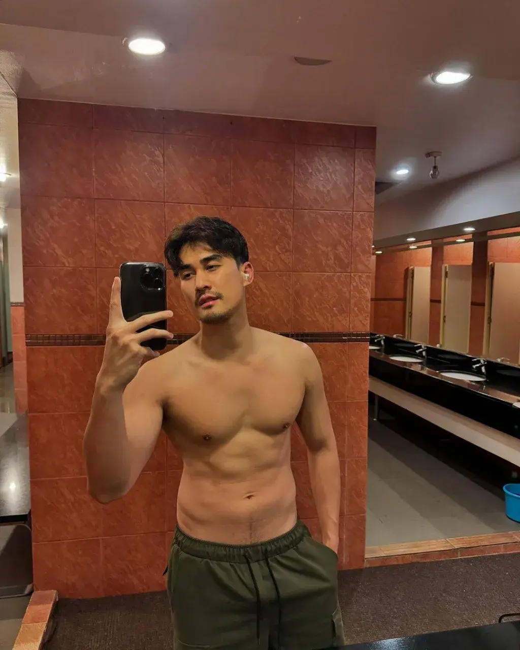 แซ่บตัวพ่อออ