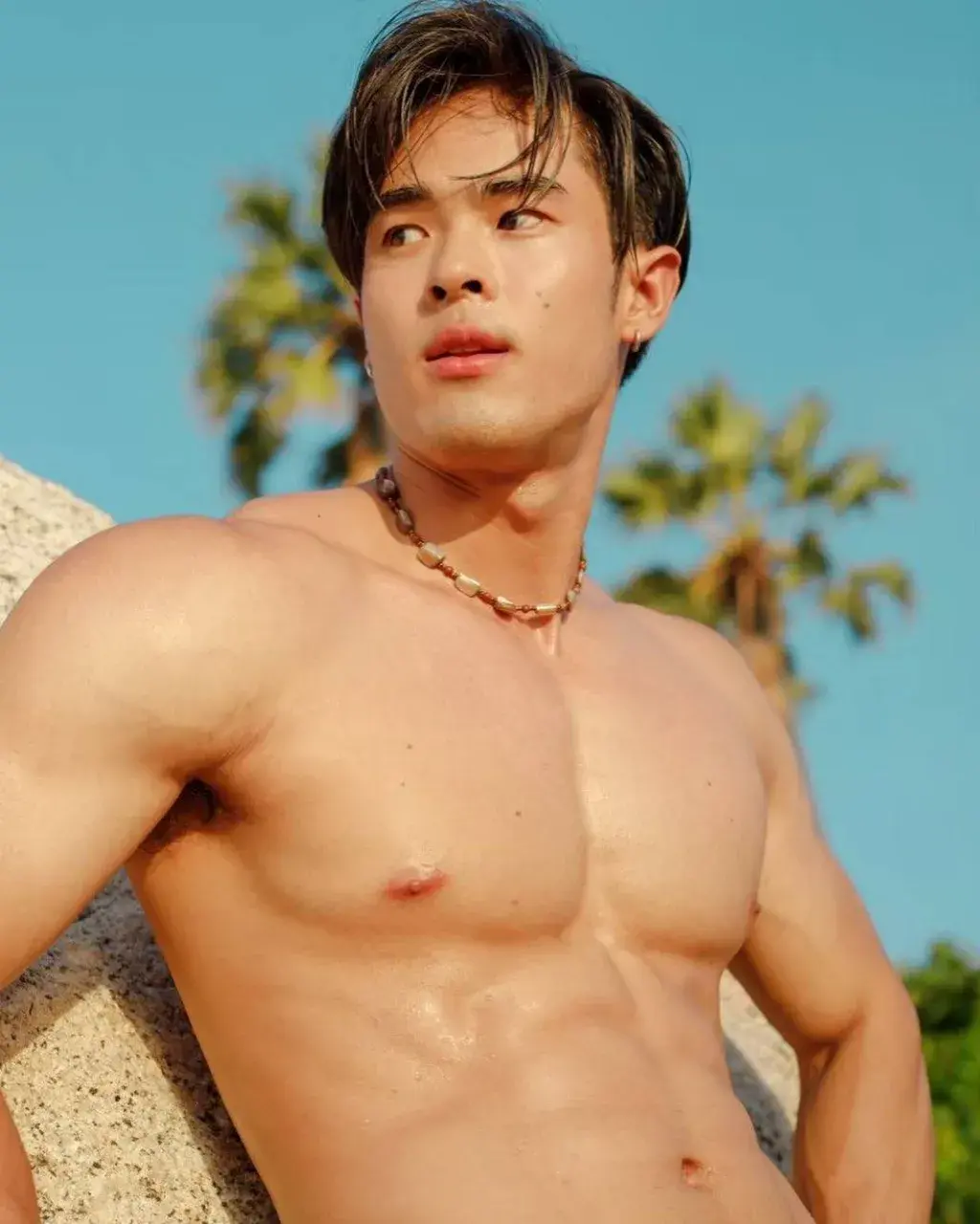 หนุ่มกลัดมัด