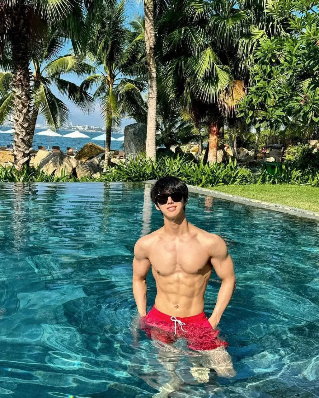 หล่อบ้างน่ารักบ้าง ๘๔