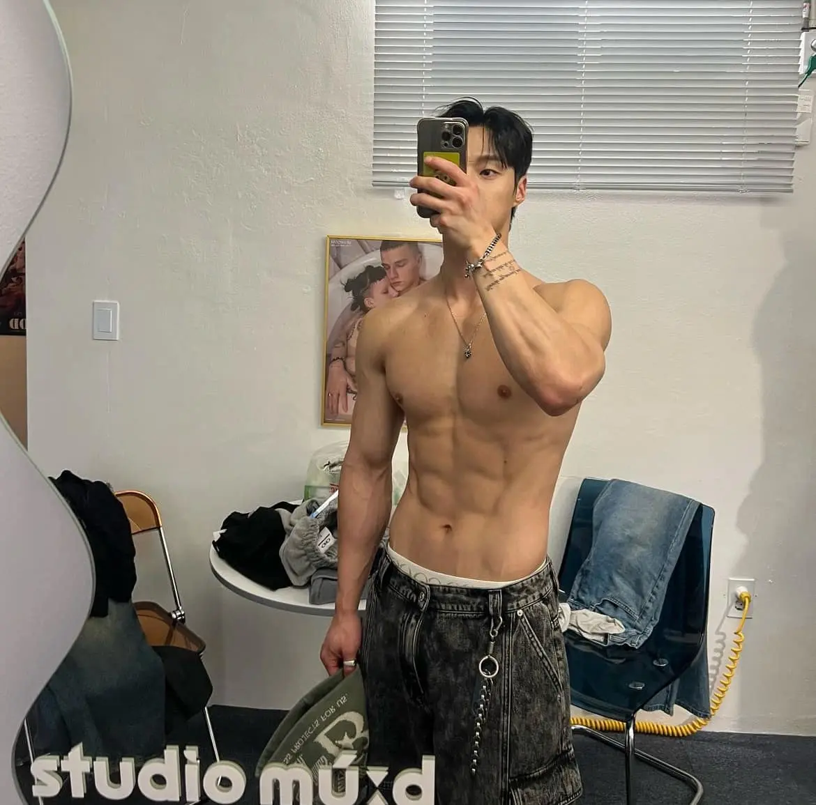 หล่อบ้างน่ารักบ้าง ๘๕