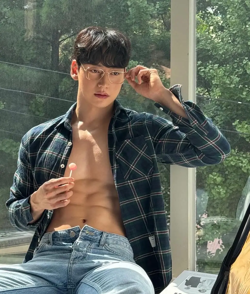 หล่อบ้างน่ารักบ้าง ๘๕
