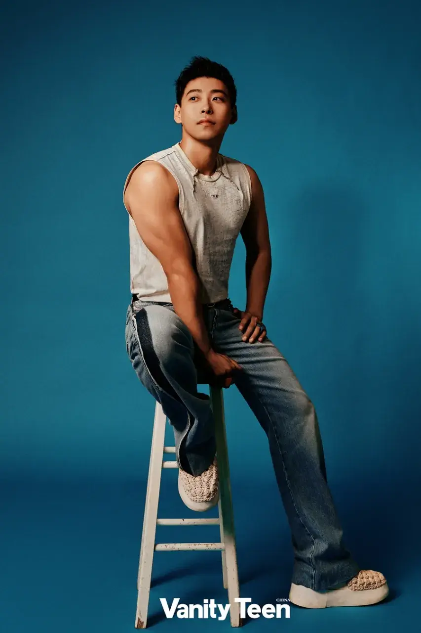 Ling Zhi @ VanityTeen China July 2024