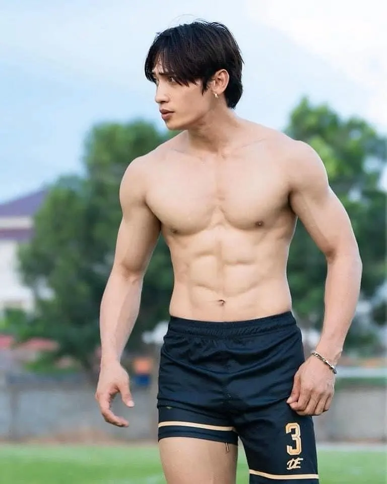 ถอดโชว์เรือนร่าง 2899
