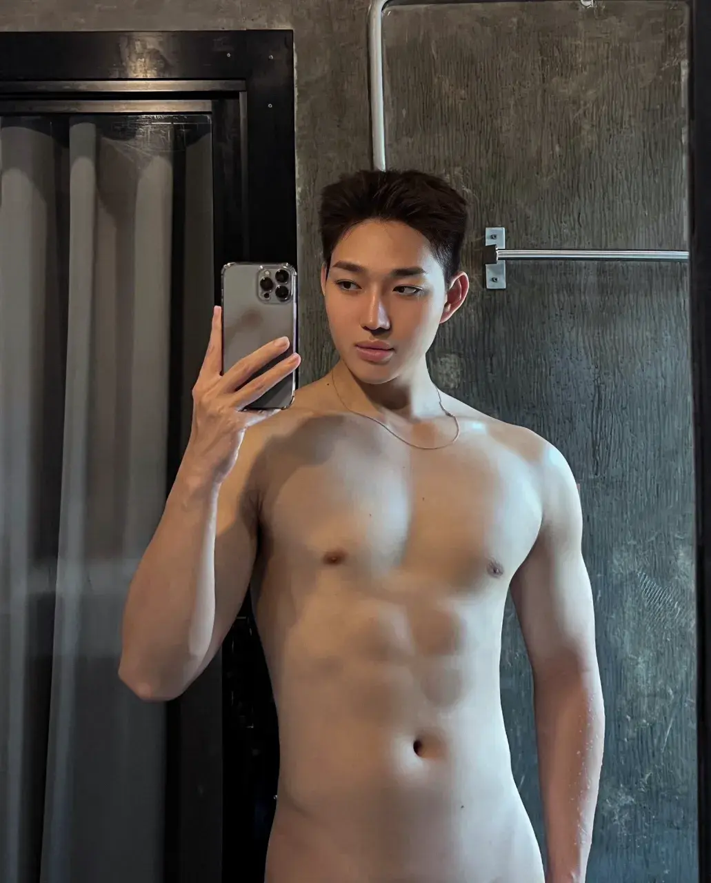 เช็กเรตติ้ง หนุ่มน้อยเวียดนาม.