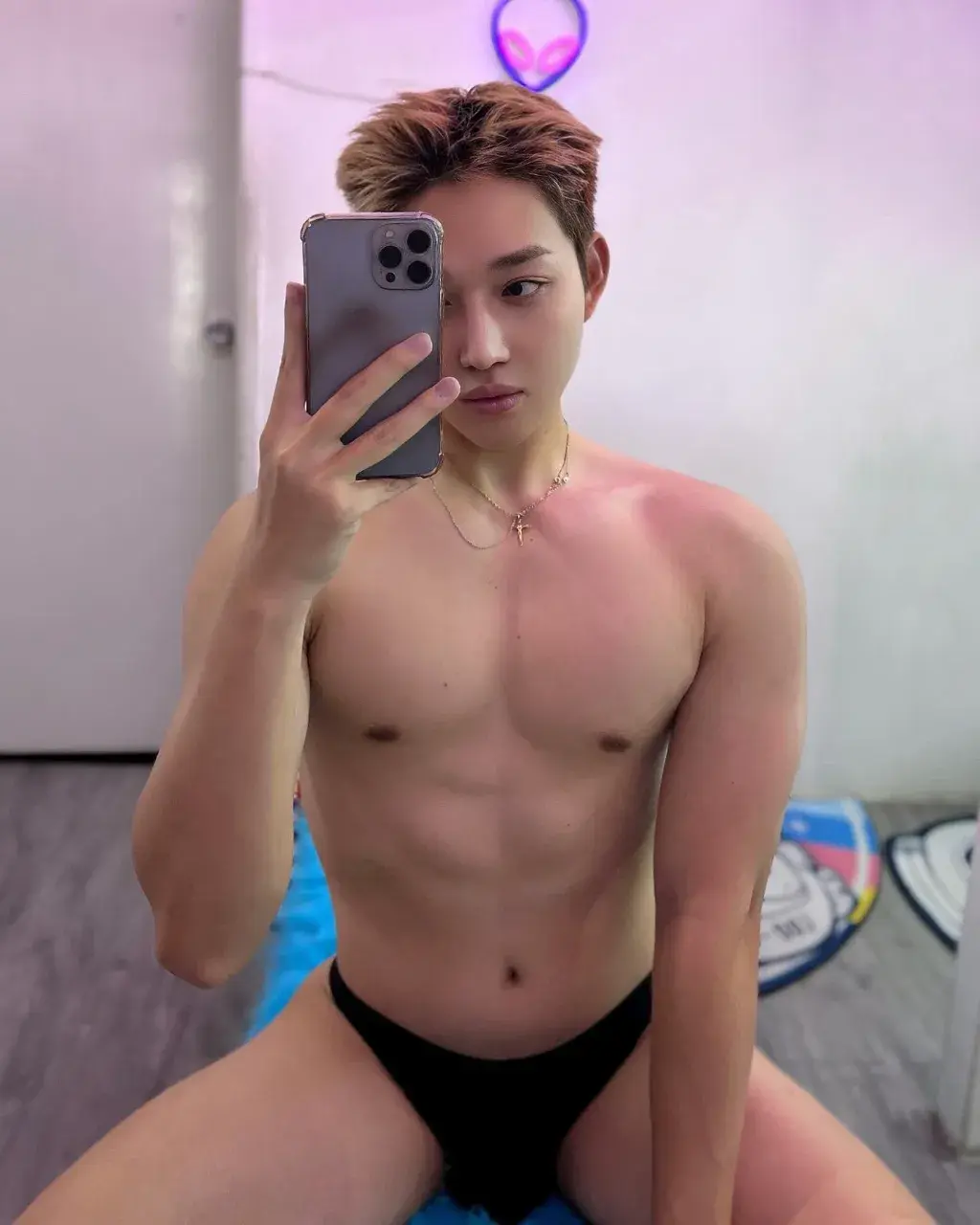 เช็กเรตติ้ง หนุ่มน้อยเวียดนาม.