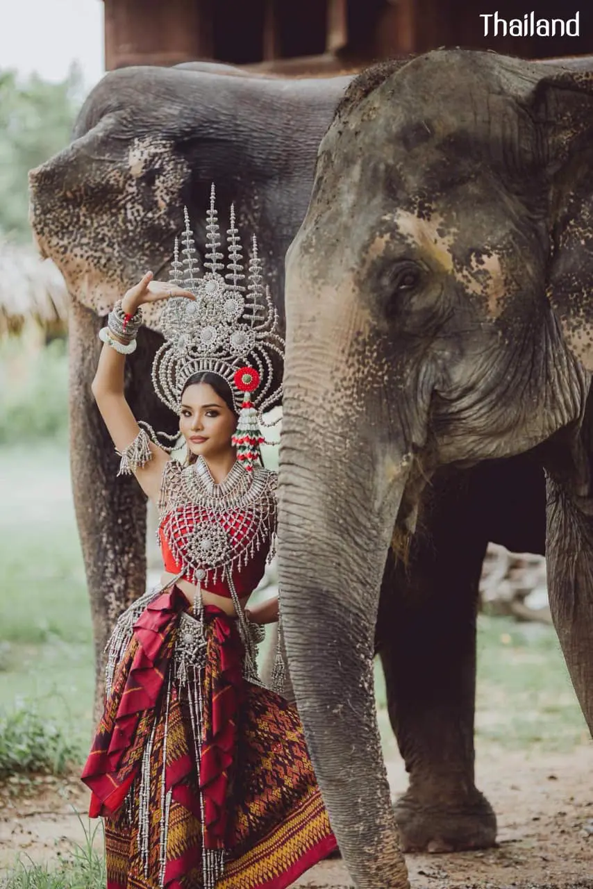 Thai Apsara and the Elephant 🇹🇭