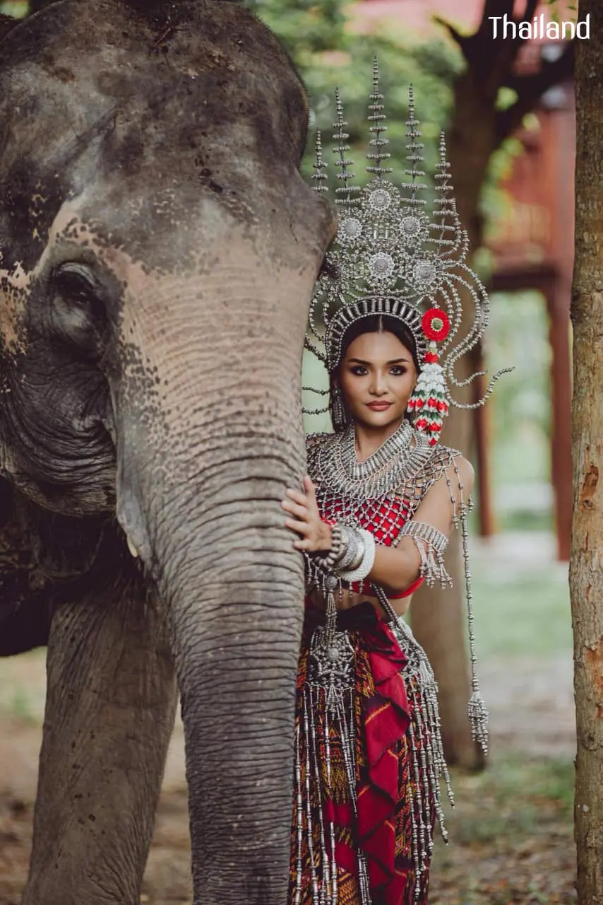 Thai Apsara and the Elephant 🇹🇭