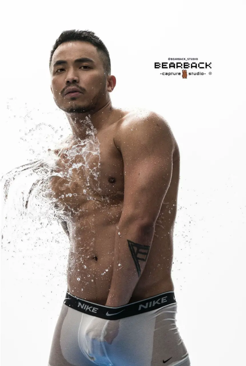 Photobook: KUAN BY BEARBACK STUDIO
