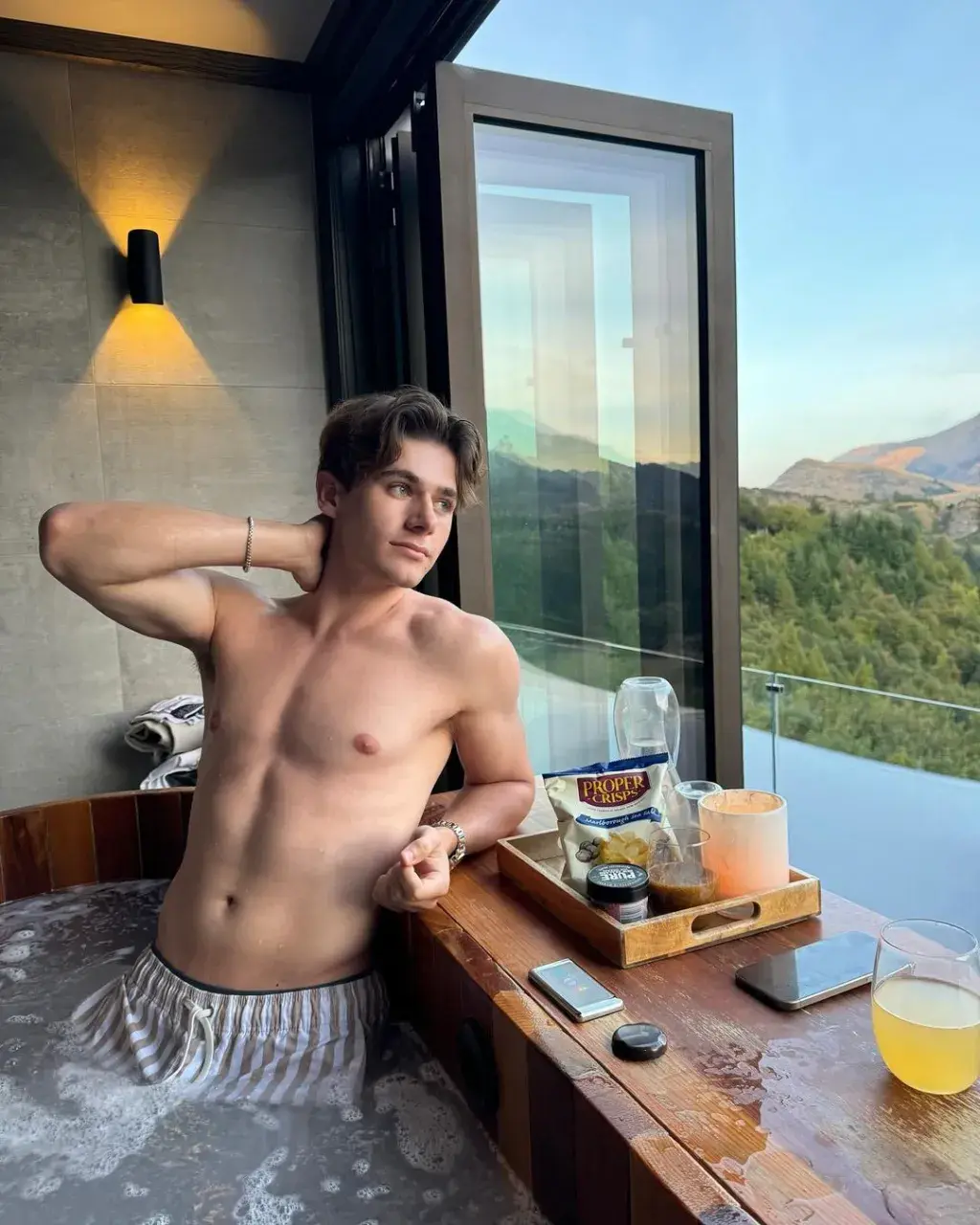 IG : lloydhaslam