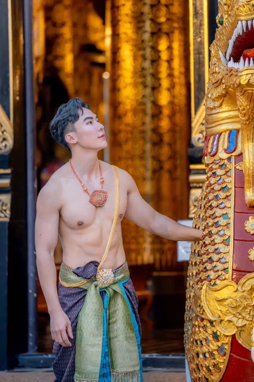 ลอยกระทงหล่อๆ
