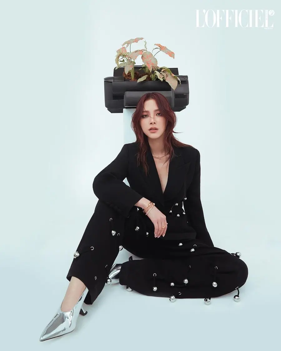 ใบเฟิร์น-พิมพ์ชนก @ L&rsquo;OFFICIEL Thailand November 2024